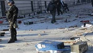 VIDEO/FOTO: Policajci u Tuzli se pridružili prosvjednicima, u Mostaru zapaljena sjedišta nacionalističkih stranaka SDA i HDZ