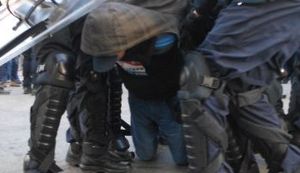 FOTO/HAPŠENJA U ZAGREBU: Za dom spremni s maslinovim grančicama u rukama