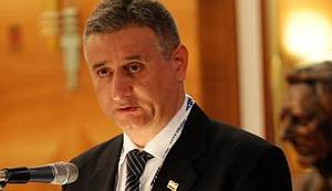 „BRUTALNO ĆU SKRŠITI SVE FRAKCIJE“: Priprema se za dužnost premijera, uzor mu je Putin, a ne zna se ni kako je izveo blitzkrieg