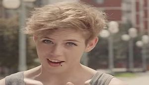 VIP REKLAMNOM KAMPANJOM UVRIJEDIO STARIJE OSOBE: Umirovljenici pozvali građane da otkažu pretplatu 