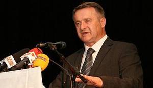 LOŠI VOJAK ŠVEJK: Kad oružje zvecka