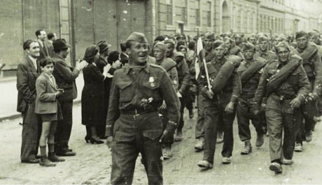 ANTIFA FEŠTA KAKVU JOŠ VIDJELI NISTE: Ogromnim plamenom Zagreb slavi 70. godišnjicu oslobođenja