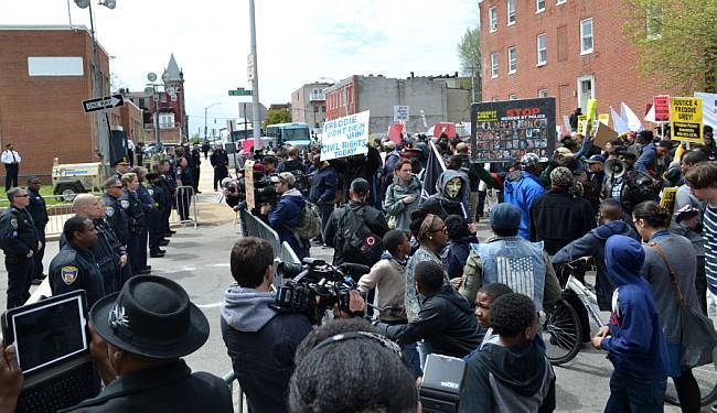 ŠTO SE DOGODILO U BALTIMOREU: „Da je policija pustila djecu kućama, sve bi bilo drugačije“