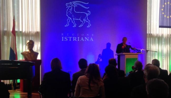 PAZI, PAZIN: Kolindu smjestili pokraj Titove biste i otpjevali 'O, bella ciao'!