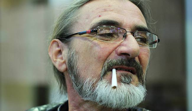 MIŠO HRNJAK, BASIST LEGENDARNE AZRE: „Johnny je otišao, a ja sam ostao na ulici - polujebena zvijezda bez dinara u džepu“