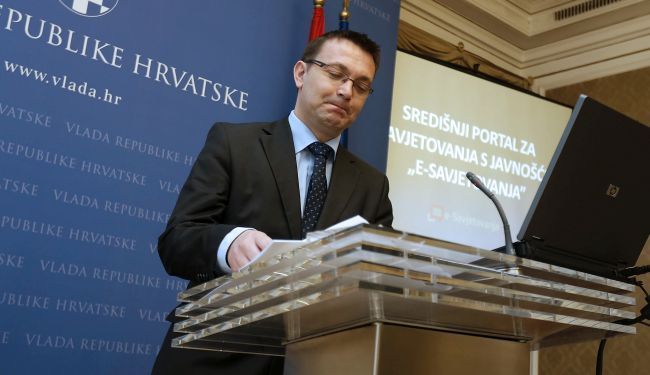 BAUK SE ŠIRI HRVATSKOM: "Micanje Poljane maršala Tita je neustavno"