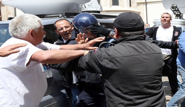 OBMANE UNIFORMIRANIH PROSVJEDNIKA: Policajac kojeg su šatoraši nazvali rehabilitiranim četnikom 1991. imao 3 godine