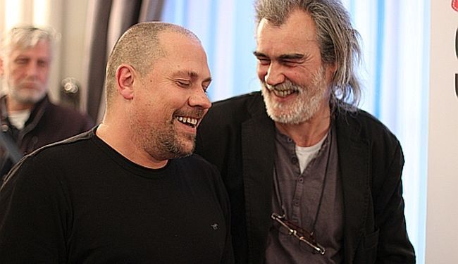 SOLIDARNOST S DEŽULOVIĆEM: Otkaze dali Tomić i Pavičić, brojni autori potpisali njegov tekst o gnjidama!