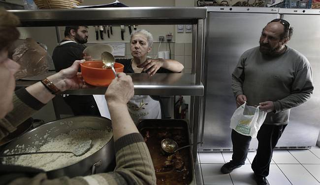 TROJANSKA PODMORNICA: Zašto bjesniti na „Grke uhljebe“, a ne na one koji im uvaljuju vojnu opremu „tešku“ milijarde