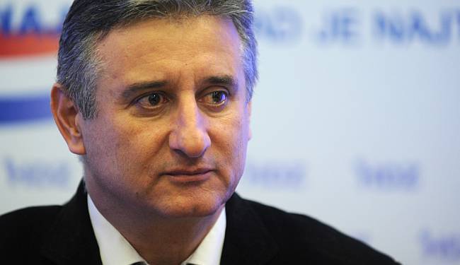 S ONE STRANE ONOSTRANOG: Tomislav Karamarko savjete traži od „čitačice duša“