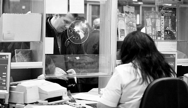 DRŽ'TE UHLJEBA: Ustrajna kampanja puca rafalno po najširem sektoru samo s jednim ciljem