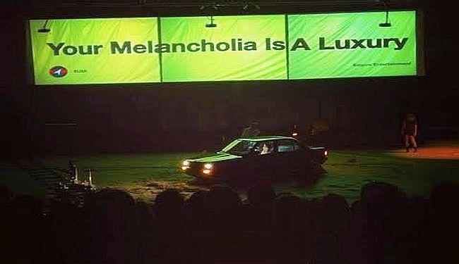 SREĆKO HORVAT: "Tvoja melankolija je luksuz: o suvremenom grčkom teatru"