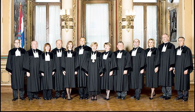 MALA POVIJEST NACIONALNOG PARAGRAFA (1): Jadni, jadni Ustavni sud