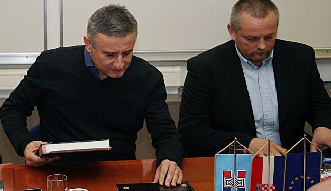 NAJBOLJE IZ REGISTRA IZDAJNIKA: Evo kako se građani zabavljaju s idejom ministra branitelja – registar „srušen“