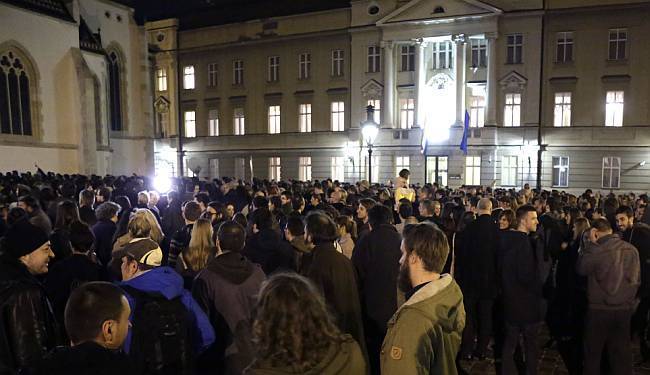 'IZDAJICE' TRAŽILE OSTAVKU VLADE: Prosvjed koji se nije samo 'lajkao' na Facebooku 