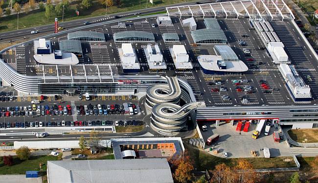 MUTNA HRVATSKA 'IGRA': Nema pola tvrtke, ali zato imamo krasan šoping-centar