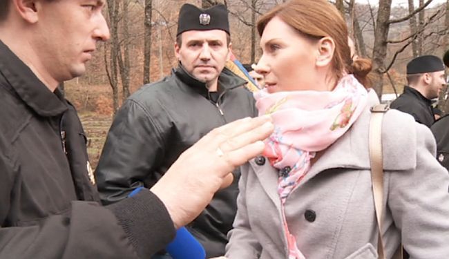 FAŠIZAM DANAS: Četnici fizički napali televizijsku ekipu 