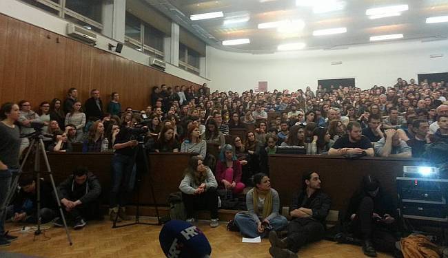 VELEČASTIVI NA FILOZOFSKOM: „Ovo je crkvena ofenziva na preostale javne institucije“