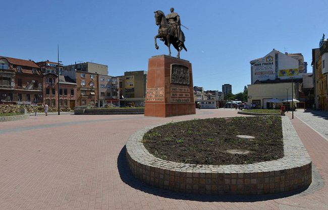 Spomenik kralju Petru