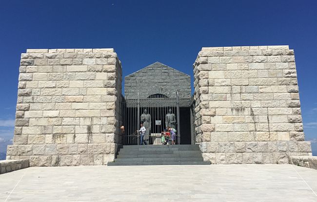 Lovćen - Njegošev mauzolej 