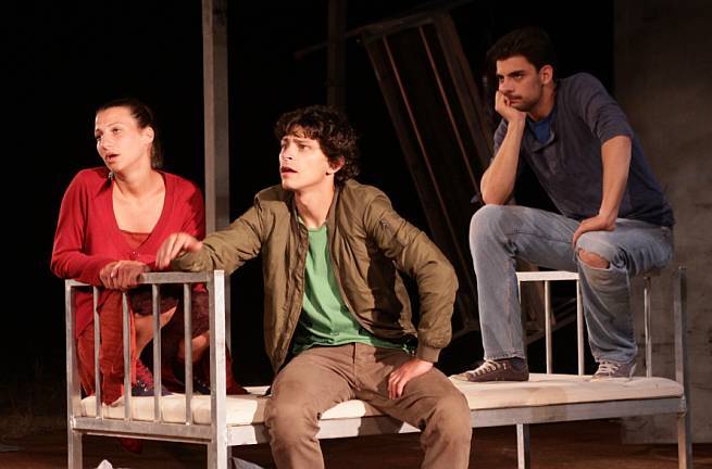 Mali mi je ovaj grob