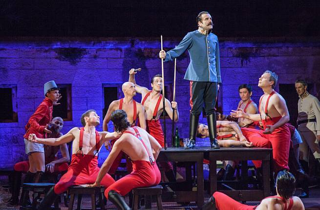 Sprovod u Theresienburgu