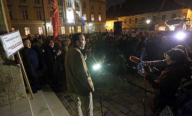 Prosvjed izdajnika Markov trg