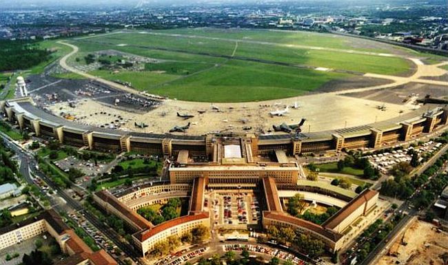 Tempelhof Platz der Luftbrucke