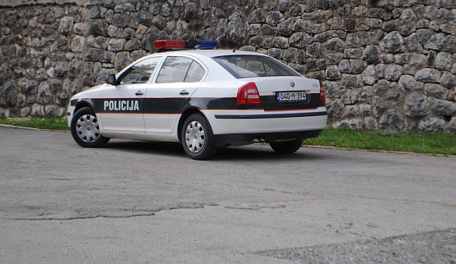 Policija