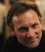 TEATAR APSURDA: Kako to da „Za dom spremni“ može, a „Samo nam je ljubav potrebna“ ne može?