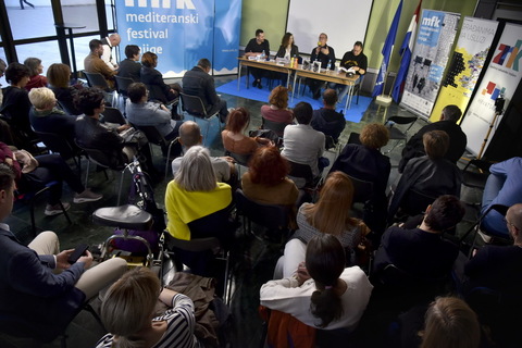 Na nekim panelima tražilo se mjesto više