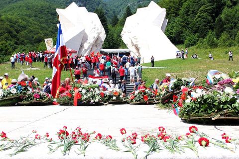LUPIGA NA SUTJESCI: Memorijalni kompleks Tjentište - Dolina heroja