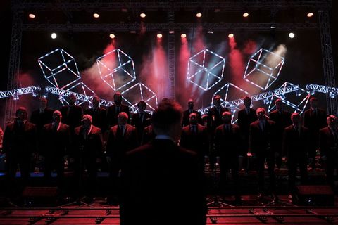 Beskompromisni spektakl u 35 fotografija