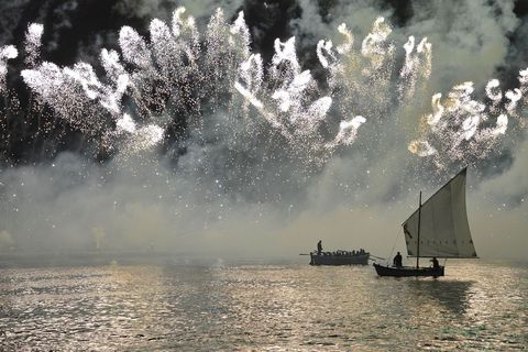 Beskompromisni spektakl u 35 fotografija