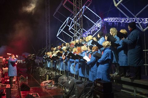 Beskompromisni spektakl u 35 fotografija