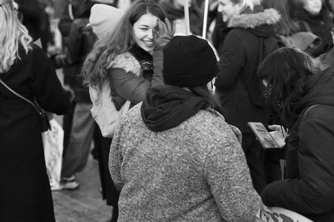 VELIKA FOTOGALERIJA: Osmi mart se slavi na ulicama, a ne u restoranima