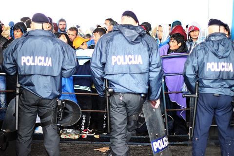 PUTNICI NA NIČIJOJ ZEMLJI: Svijet je sjajno mjesto za nesreću