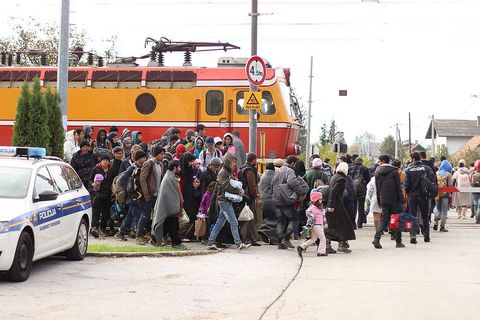 PUTNICI NA NIČIJOJ ZEMLJI: Svijet je sjajno mjesto za nesreću