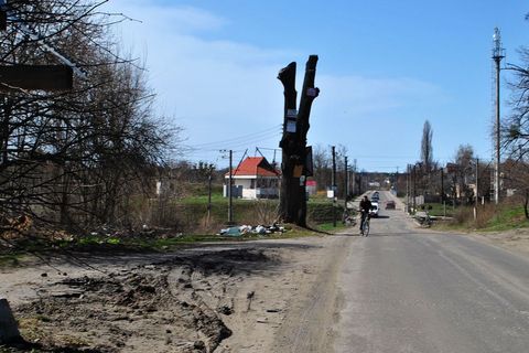 U gradu je danas tek nekoliko stotina duša, na putu prema Borođanki rijetko se koga sretne