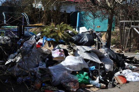 Uobičajeno dvorište u srušenom gradu