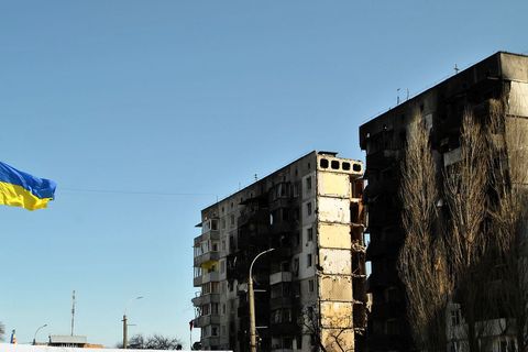 Ukrajinska zastava dignuta je odmah nakon ruskog povlačenja