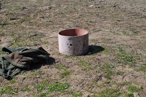Improvizirana meta na kojoj su ruski vojnici vježbali gađanje