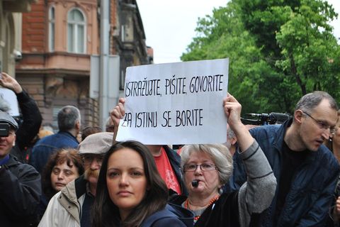 KAD NOVINARI PROSVJEDUJU: "Dolje ministar torture"