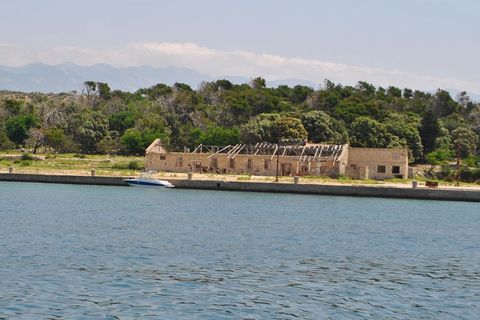 Otok je potpuno nenaseljen