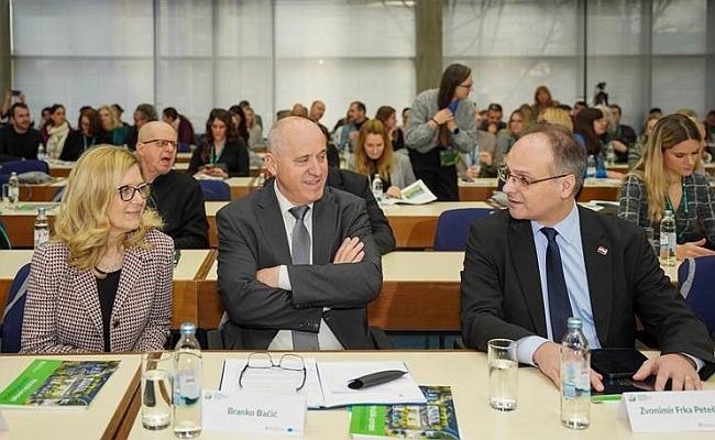 Branko Bačić - Zvonimir Frka Petešić