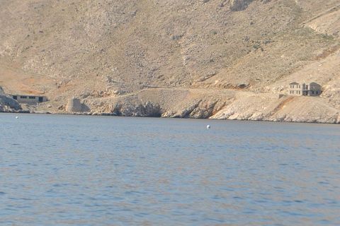 Mnogi misle kako bi lokalne zajednice zapravo od ovog mjesta najradije napravile veliki turistički resort, izbrisavši svaki trag ostatku logora i zatvora