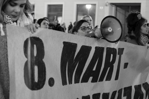 NOĆNI MARŠ 2024.: Osmi mart na zagrebačkim ulicama