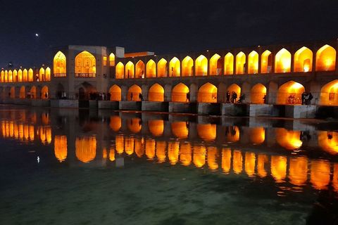 Isfahan, most Hadžu noću