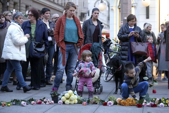 CVJETNI PREPUN CVIJEĆA: Građani brane dušu nekada najljepšeg zagrebačkog trga