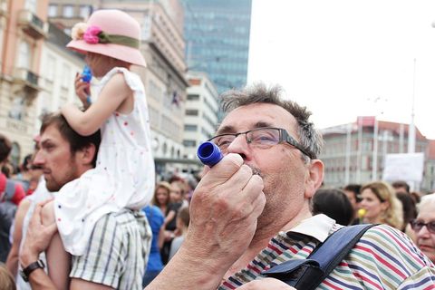 PROSVJED ZA KURIKULARNU REFORMU: Nazadnjaci i katolibani, odbijte od škola, djecu vam nećemo dati!